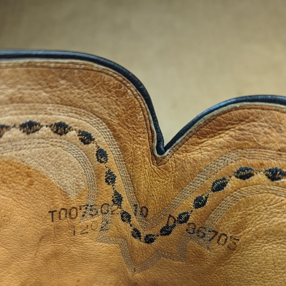 Lucchese Boots men's size 10 D. Exotic Genuine Black Cherry Smooth Ostrich leath - Picture 13 of 13